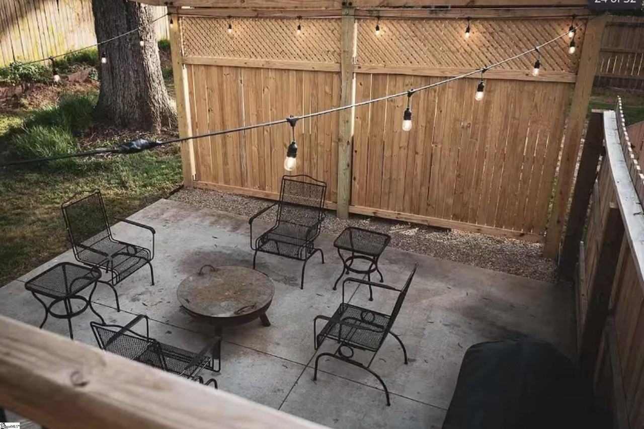 913 Hampton Ave - Photo 5 of 17