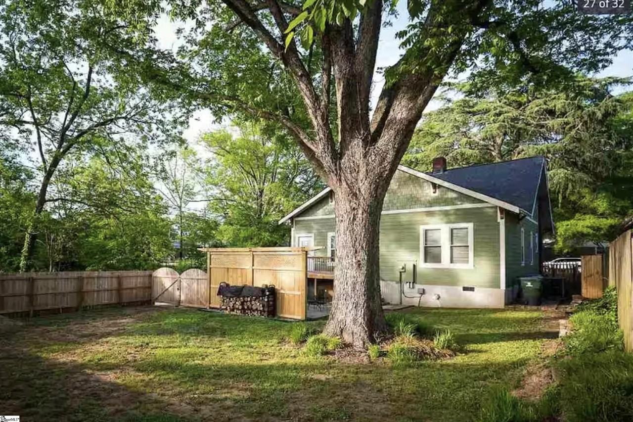 913 Hampton Ave - Photo 6 of 17