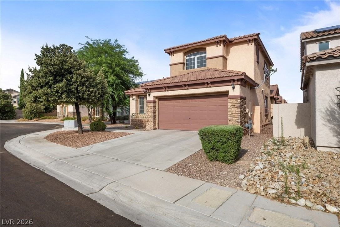428 Eternity St - Photo 2 of 34