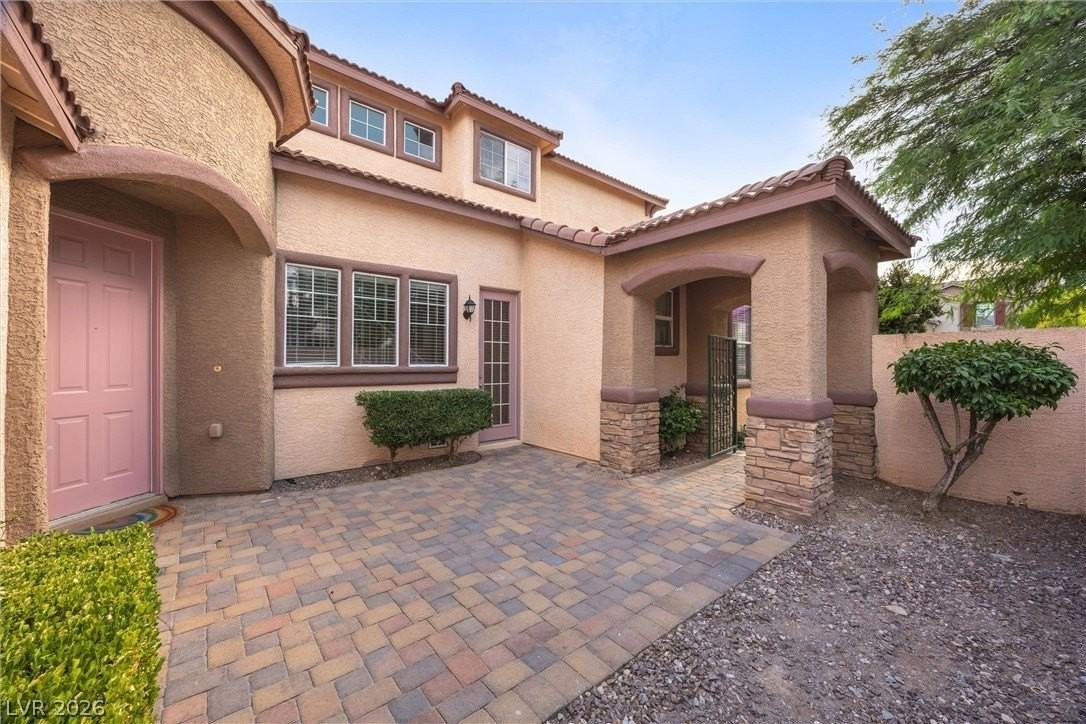 428 Eternity St - Photo 4 of 34