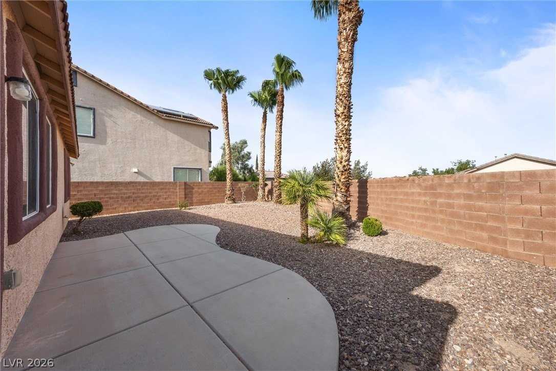 428 Eternity St - Photo 5 of 34