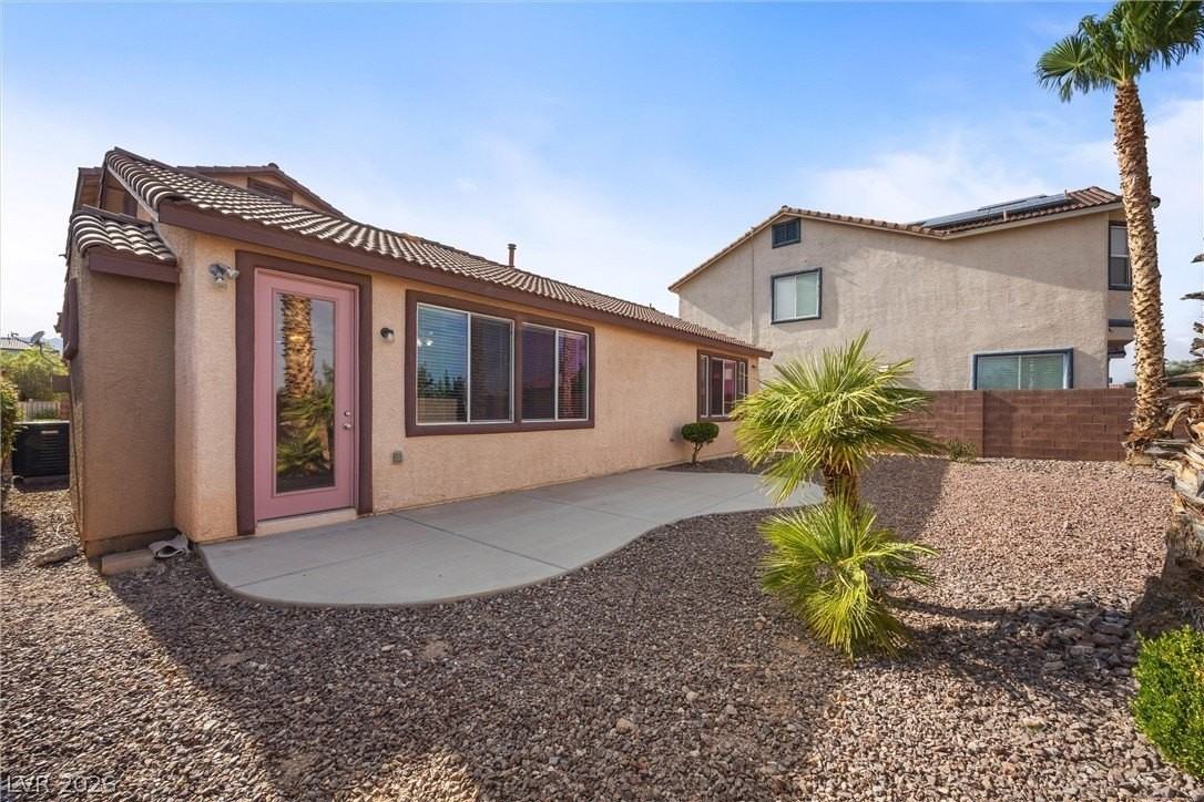 428 Eternity St - Photo 6 of 34