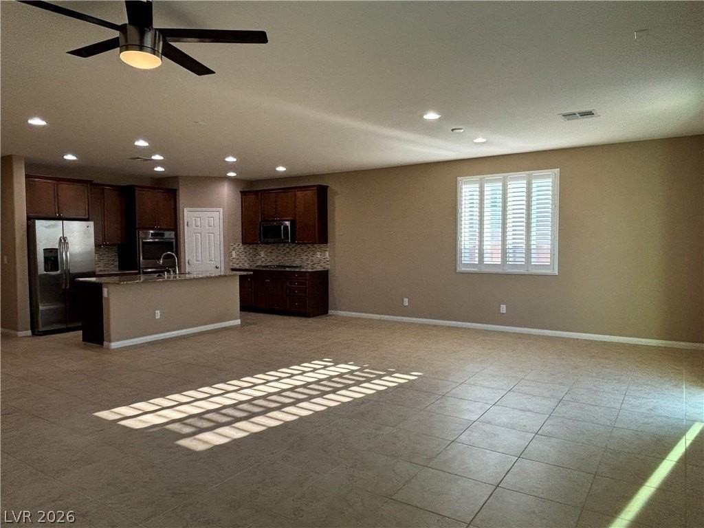 7466 Campbell Ranch Ave - Photo 4 of 28
