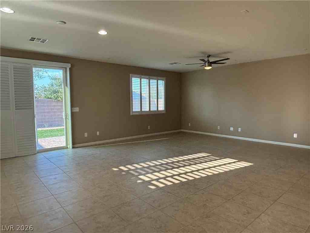 7466 Campbell Ranch Ave - Photo 7 of 28