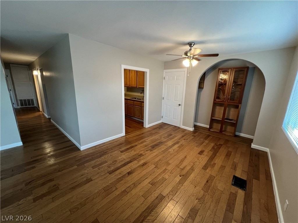 2301 E Brooks Ave - Photo 3 of 18