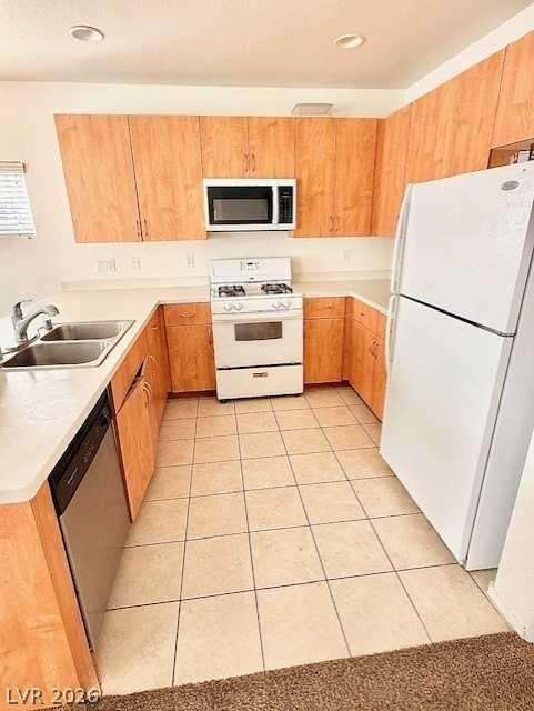 7946 Garden Stone Ct - Photo 3 of 15