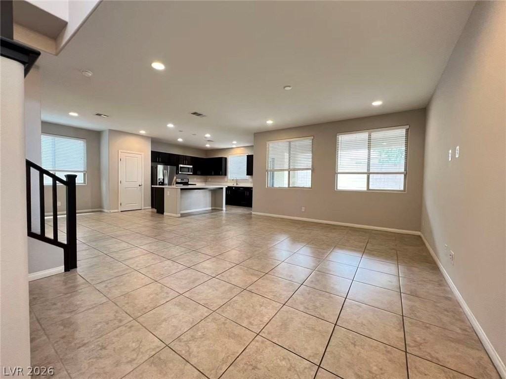 83 Greenpoint View St - Photo 3 of 25