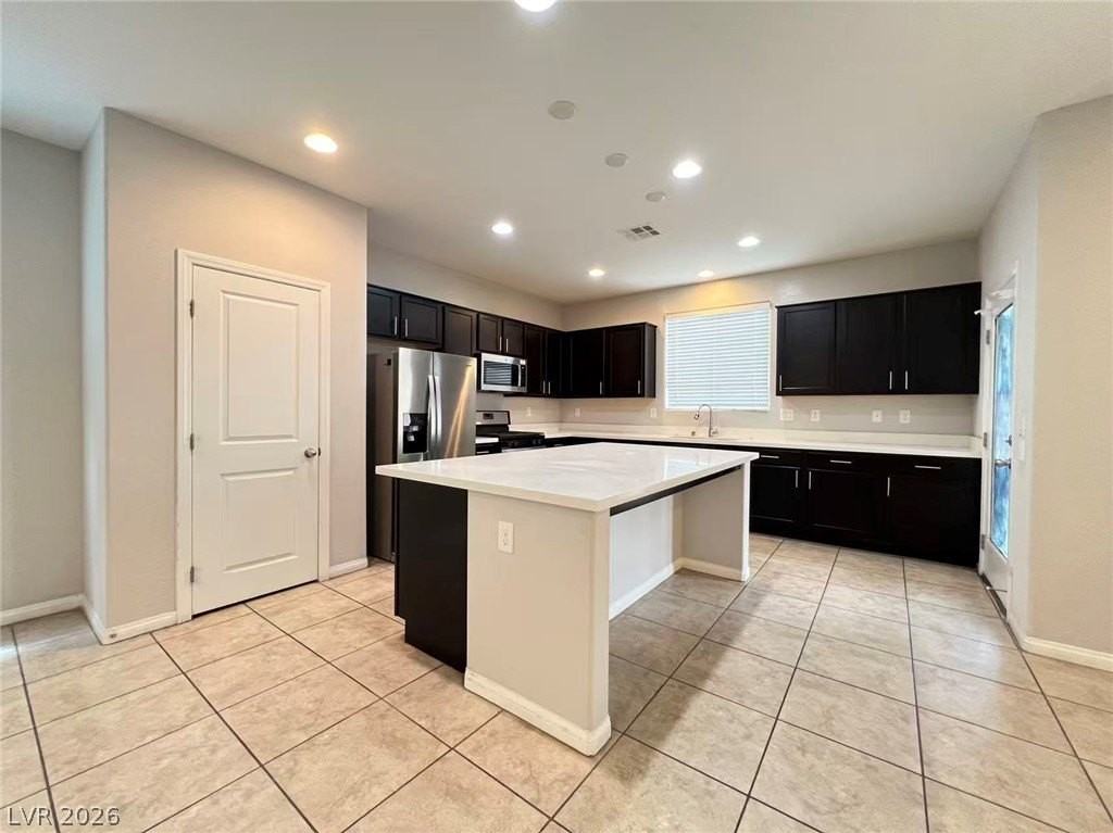83 Greenpoint View St - Photo 6 of 25