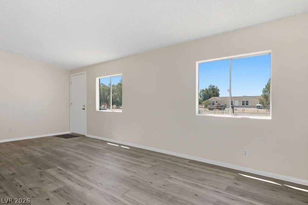 4550 W Horn Rd - Photo 5 of 20