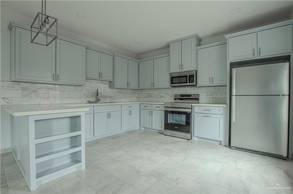 907 Hidden Hills St #1 - Photo 3 of 13