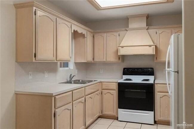 1818 Tierra Dulce Dr #2 - Photo 3 of 11