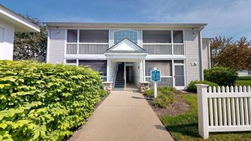 featured image of 2771 S Knightsbridge Cir