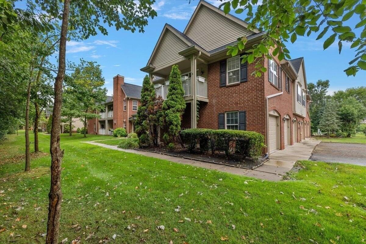 47855 Cardiff Ave - Photo 2 of 39