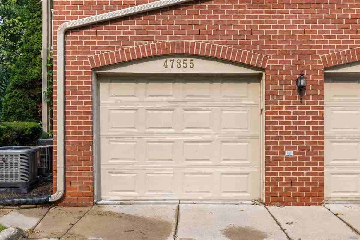 47855 Cardiff Ave - Photo 4 of 39