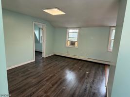featured image of 32 William St #2