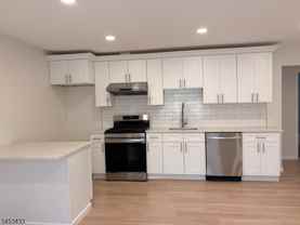 291 Garibaldi Ave - Photo 1 of 1