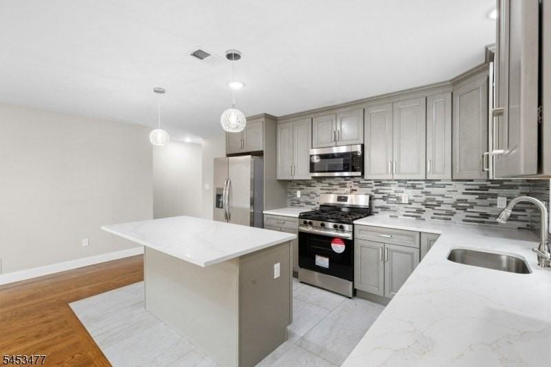 806 2nd Ave - Photo 2 of 19