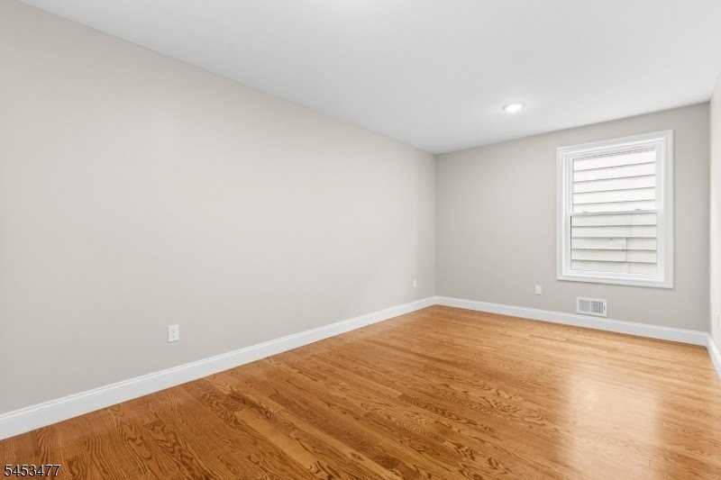 806 2nd Ave - Photo 7 of 19
