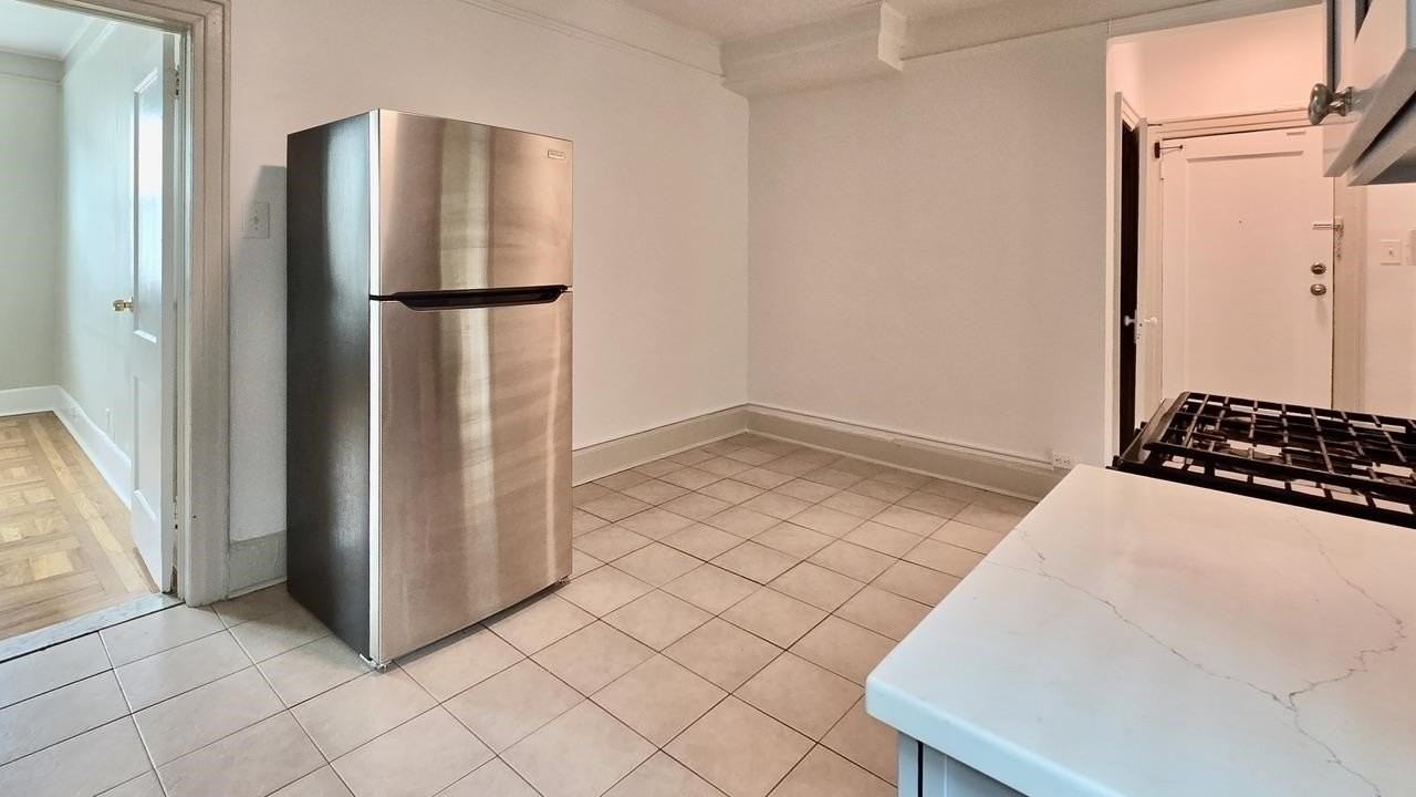 368 Broadway #25 - Photo 2 of 10
