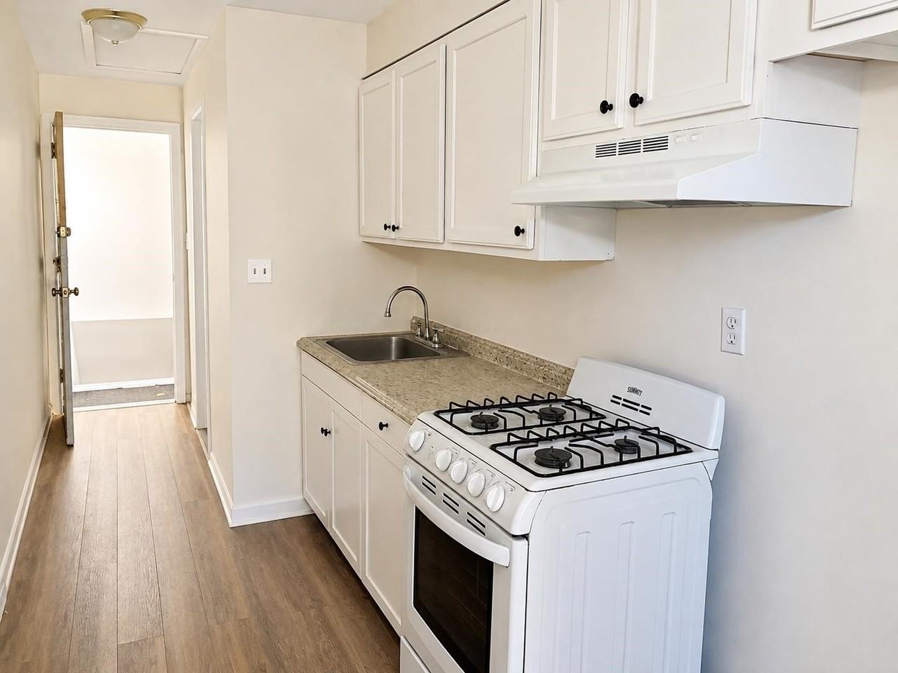 920 Broadway #2R - Photo 3 of 10