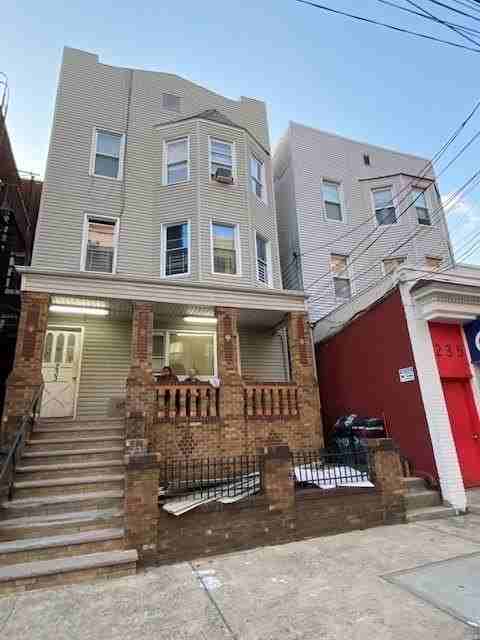 233 Avenue E #2 - Photo 2 of 17