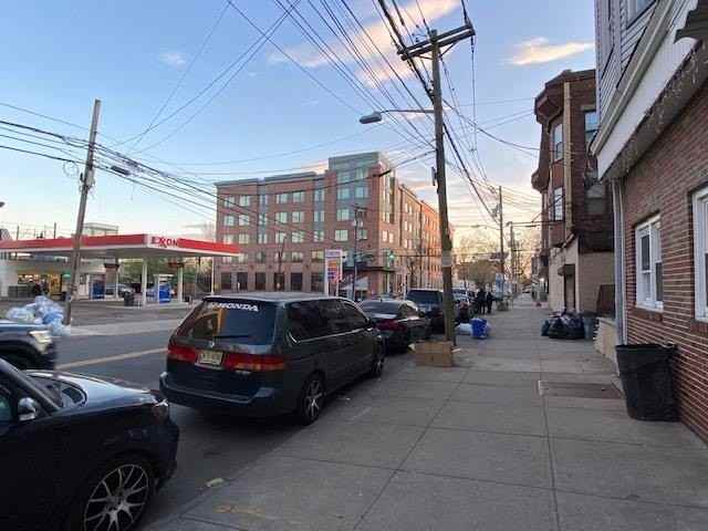 233 Avenue E #2 - Photo 4 of 17