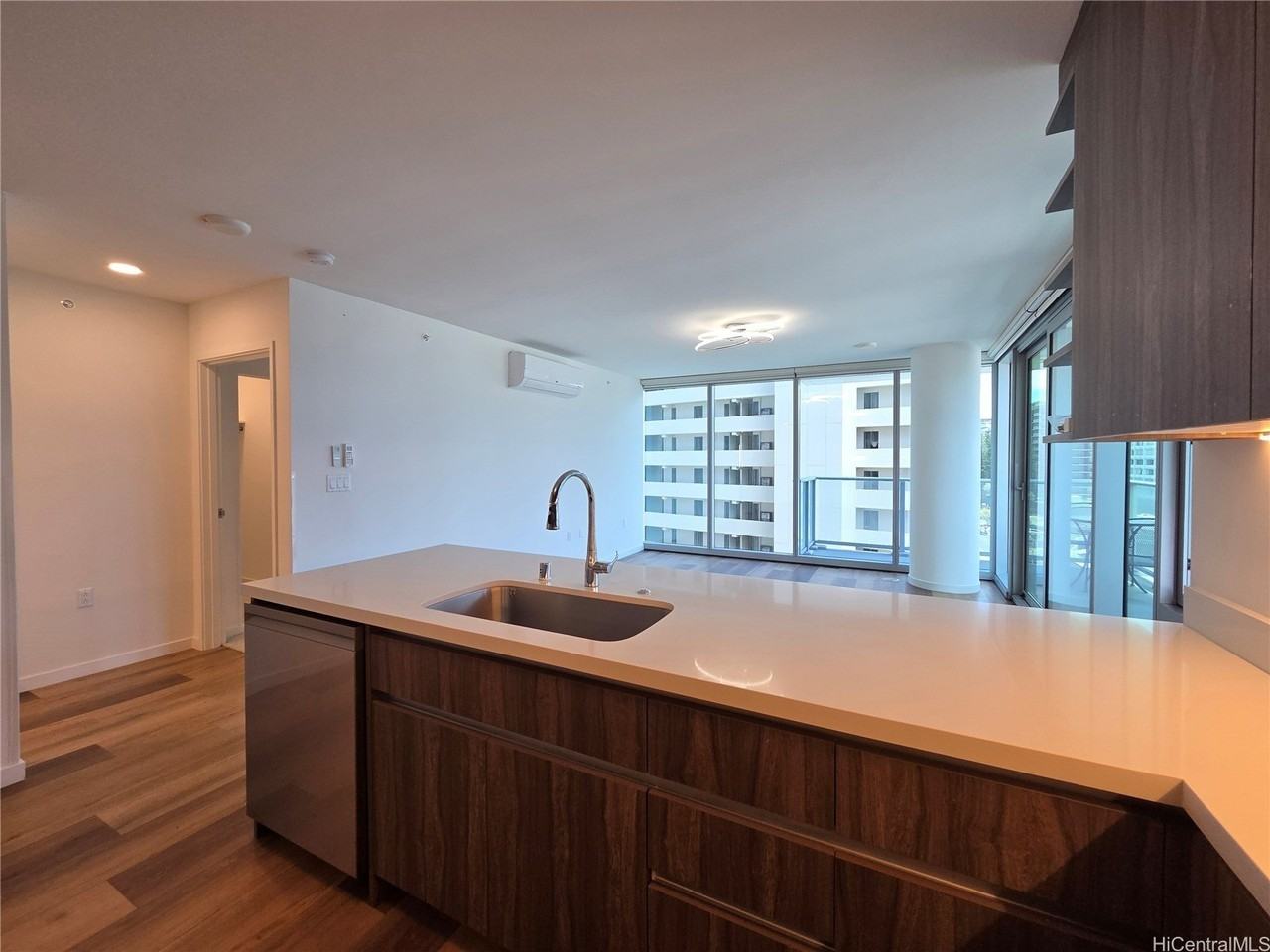 1500 Rycroft St #611R - Photo 6 of 20