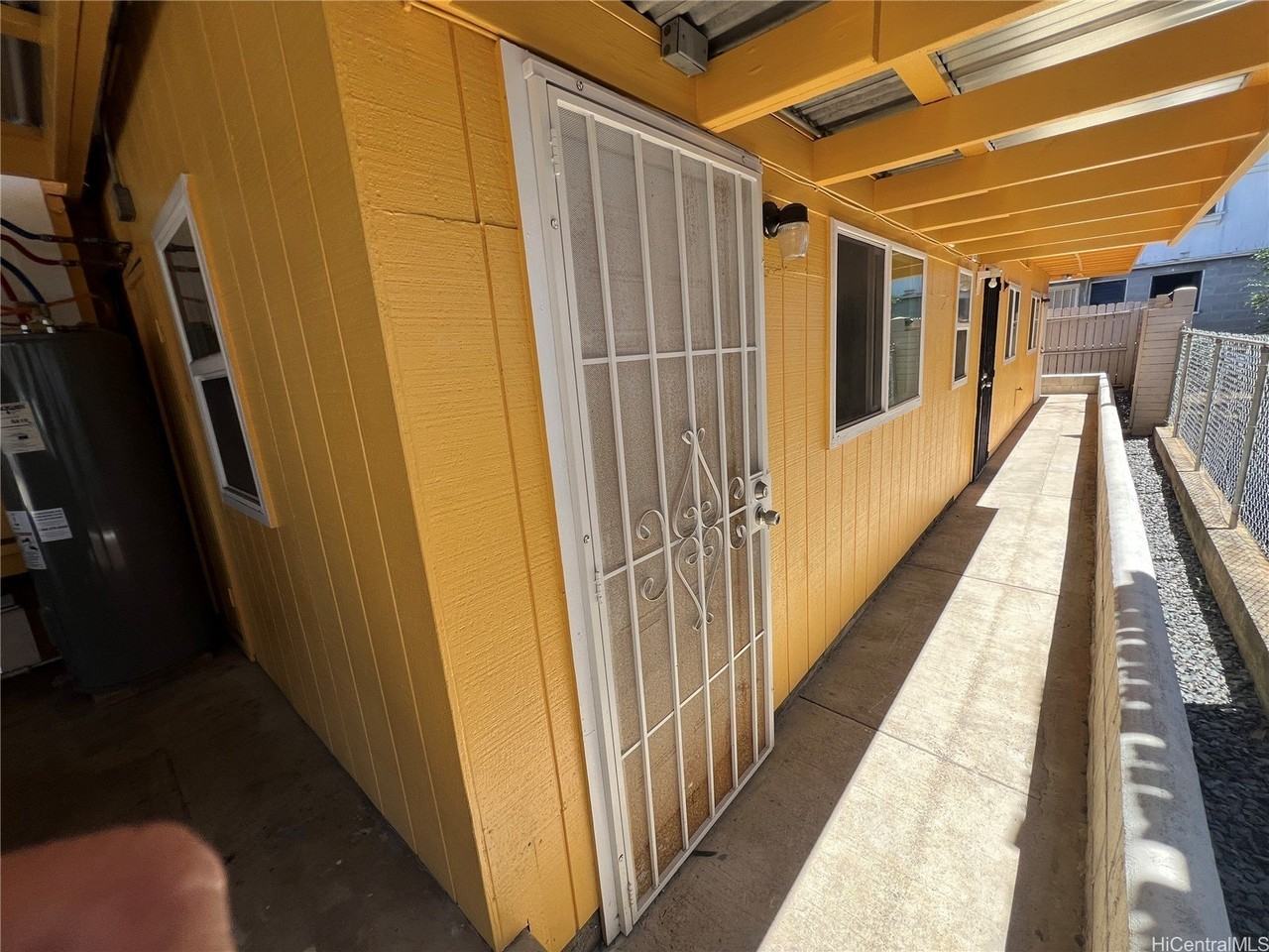1239 Rycroft St - Photo 2 of 16