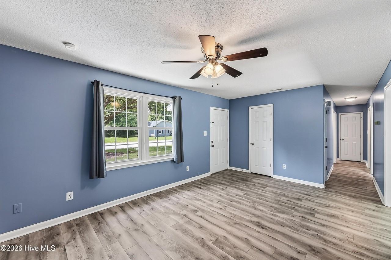 509 Redwood Pl - Photo 5 of 21