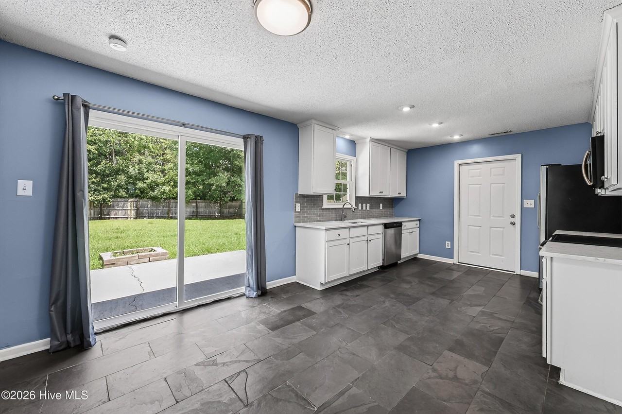 509 Redwood Pl - Photo 7 of 21
