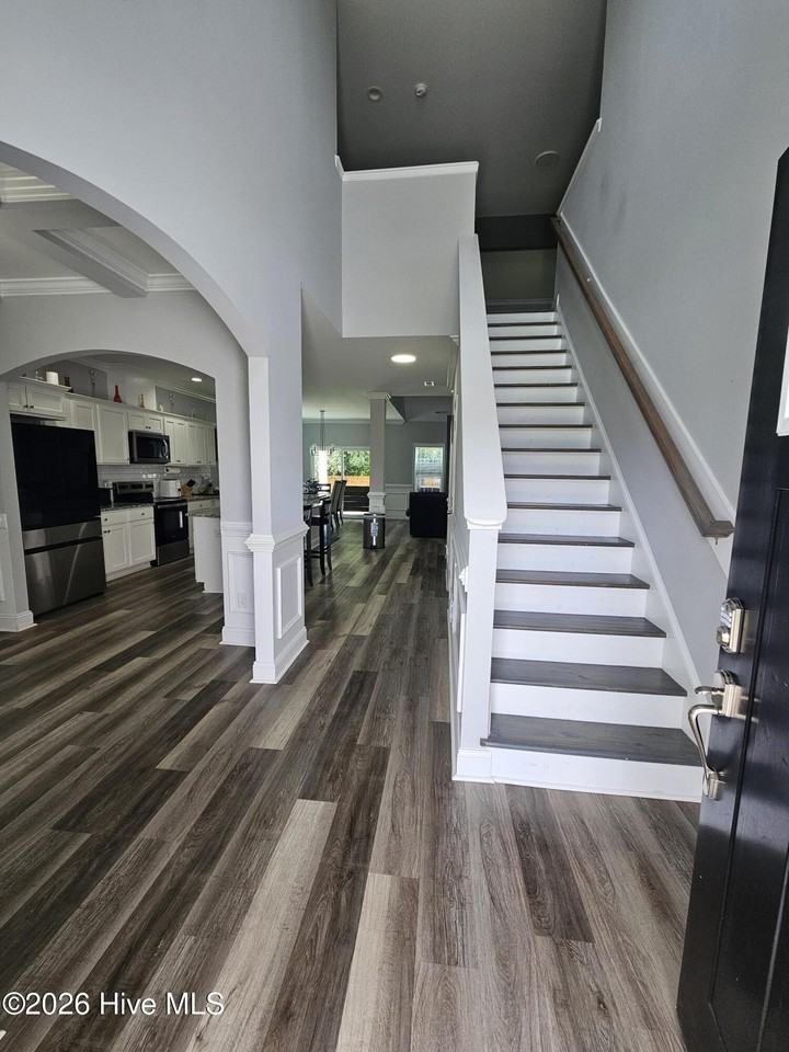 109 Fox Cove Xing - Photo 2 of 24