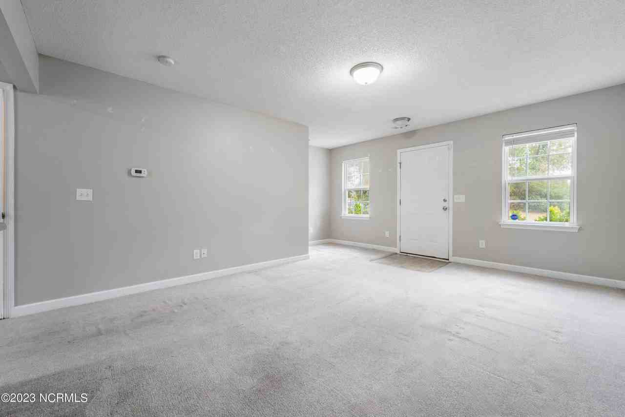 300 Burley Dr #10 - Photo 3 of 21