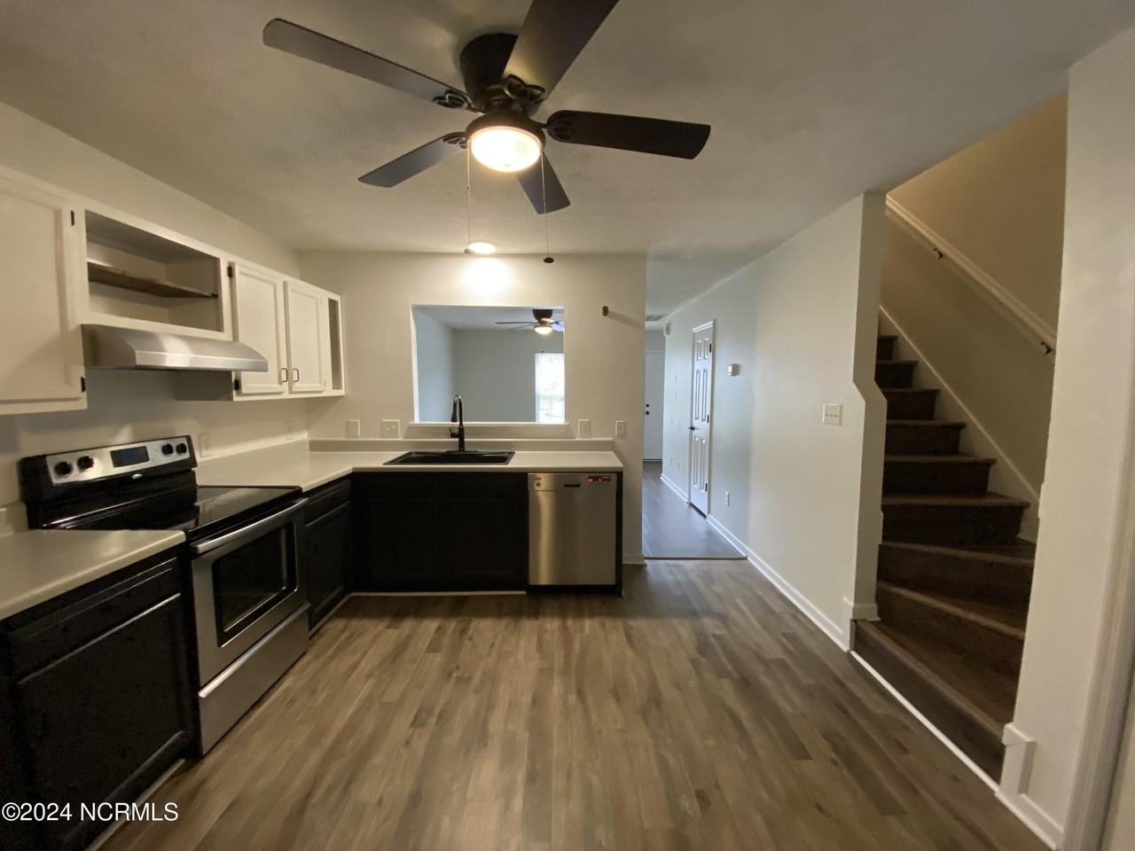 326 Bracken Pl - Photo 3 of 7
