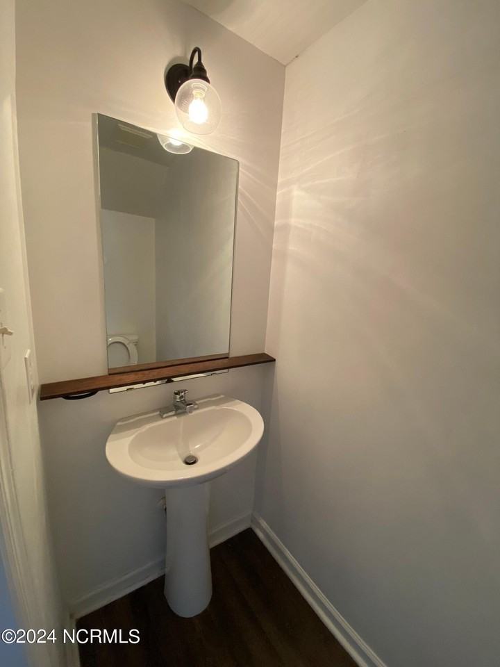326 Bracken Pl - Photo 4 of 7