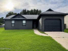 featured image of 484 Hunting Green Dr