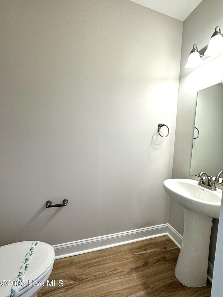 100 Loren Rd - Photo 7 of 22