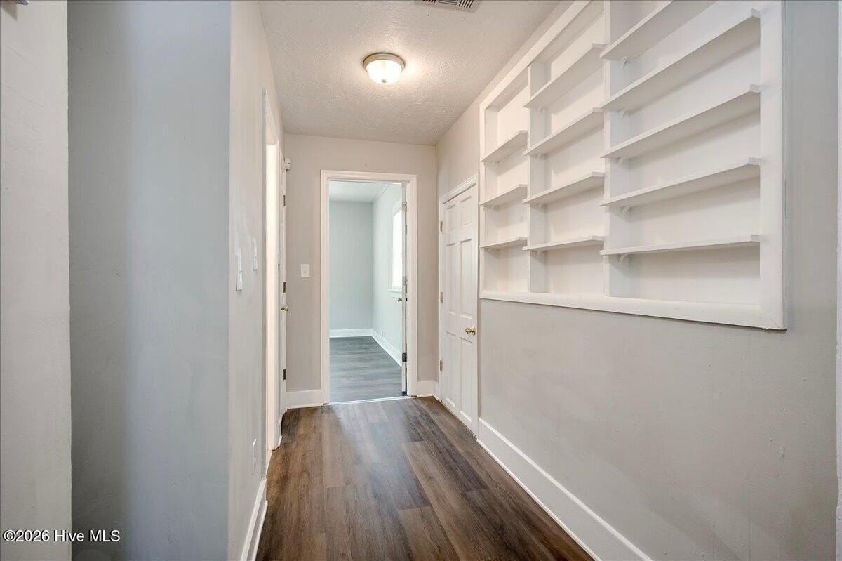 1736 Fenwick St - Photo 7 of 17