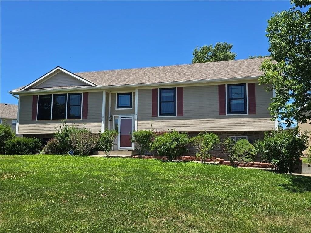 718 Brookside Dr - Photo 2 of 22