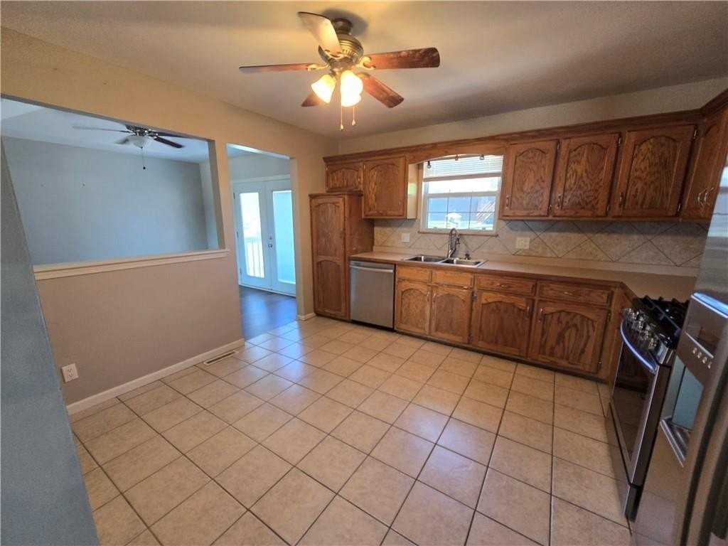718 Brookside Dr - Photo 6 of 22