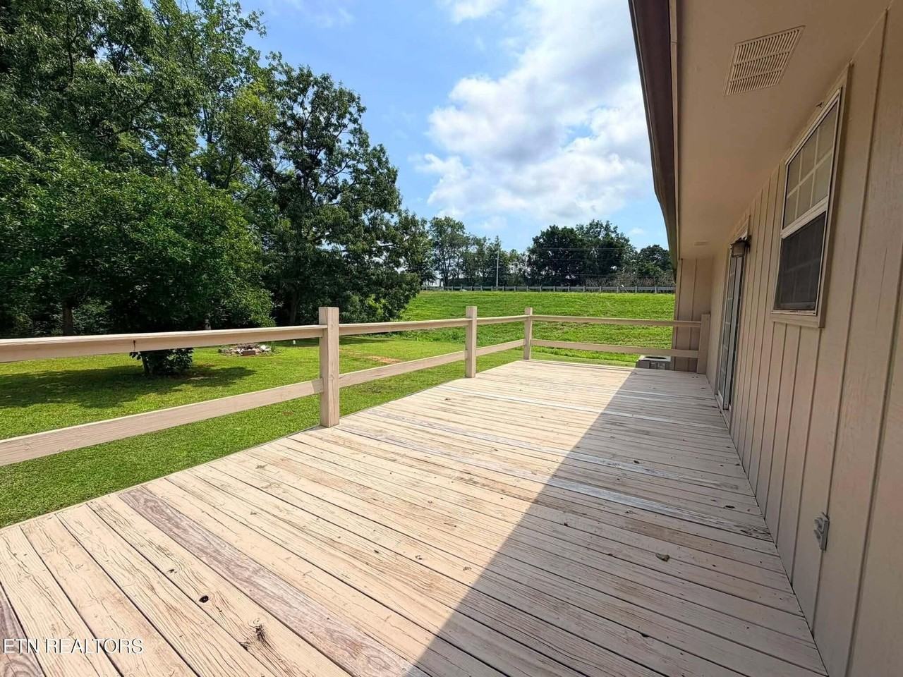 104 College Grove Rd - Photo 3 of 25