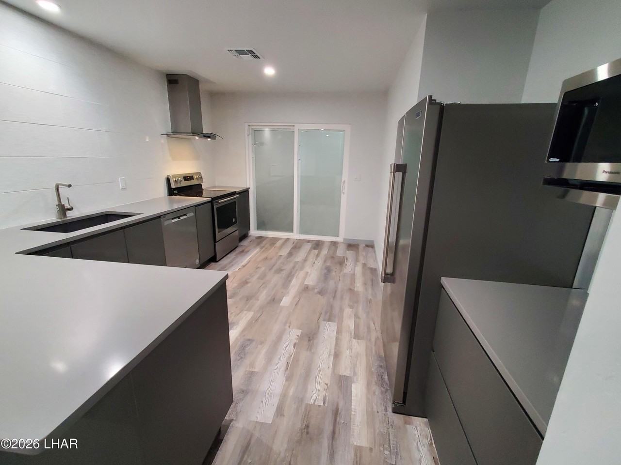 410 Hummingbird Dr #2 - Photo 4 of 11