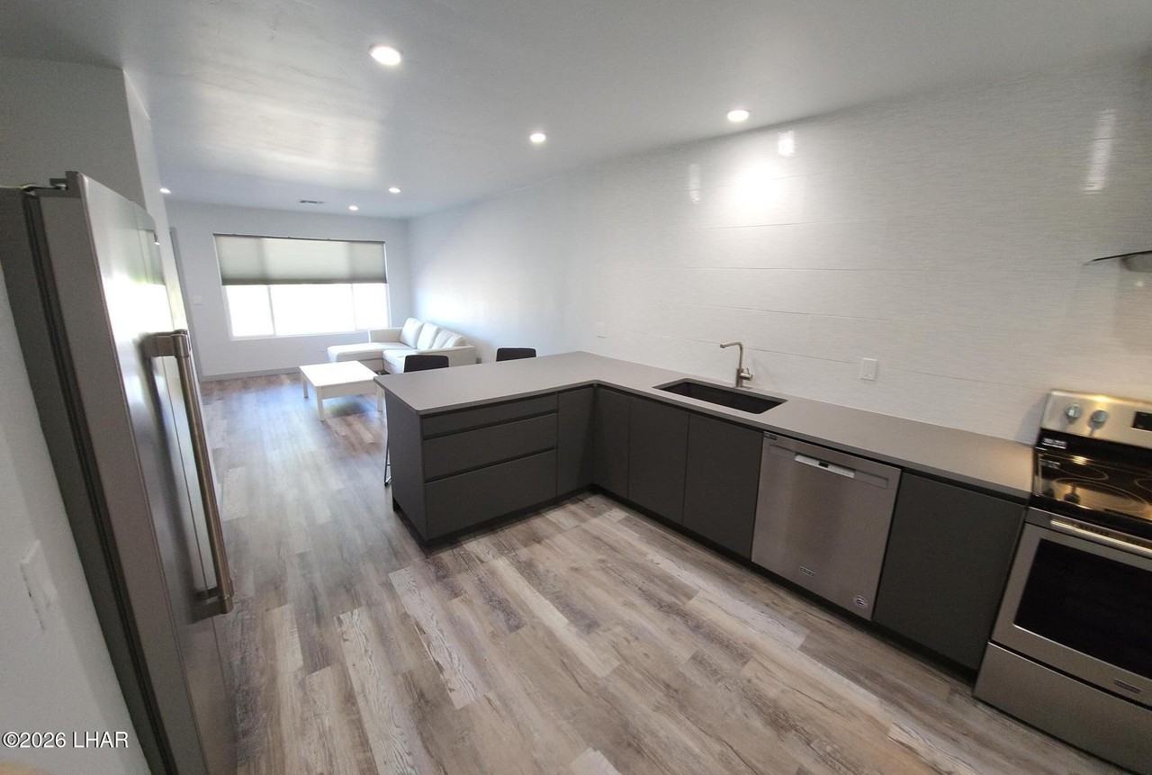 410 Hummingbird Dr #2 - Photo 5 of 11