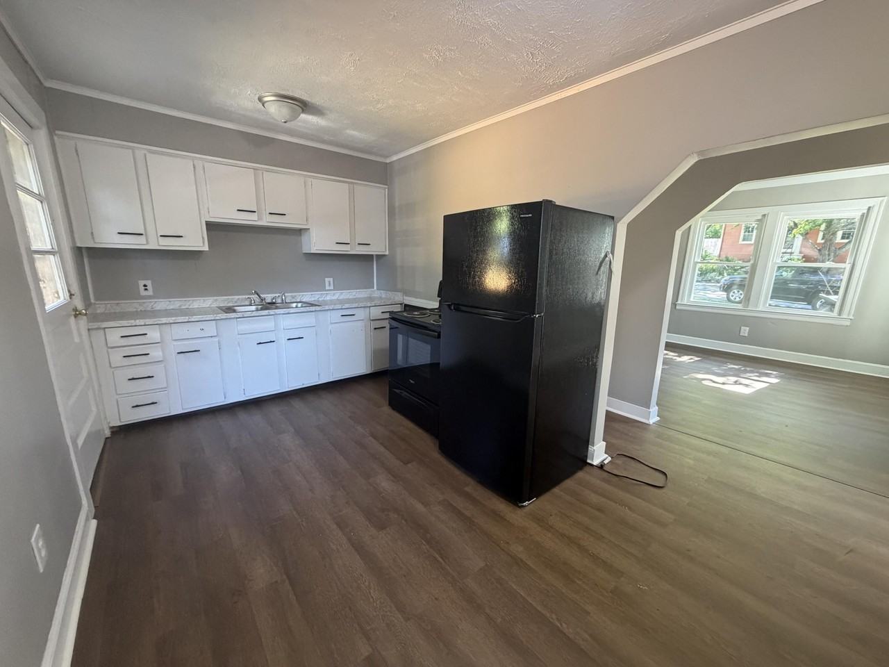 1120 Sparks Rd - Photo 5 of 17