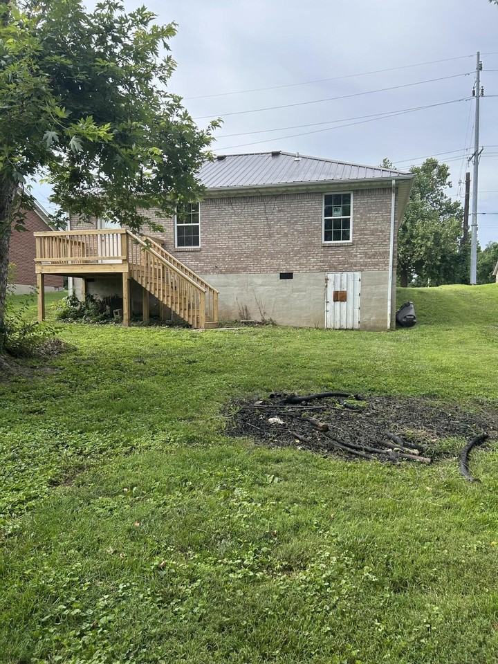 909 E Irvine St - Photo 5 of 19