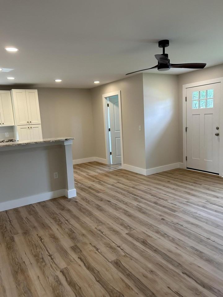 909 E Irvine St - Photo 7 of 19