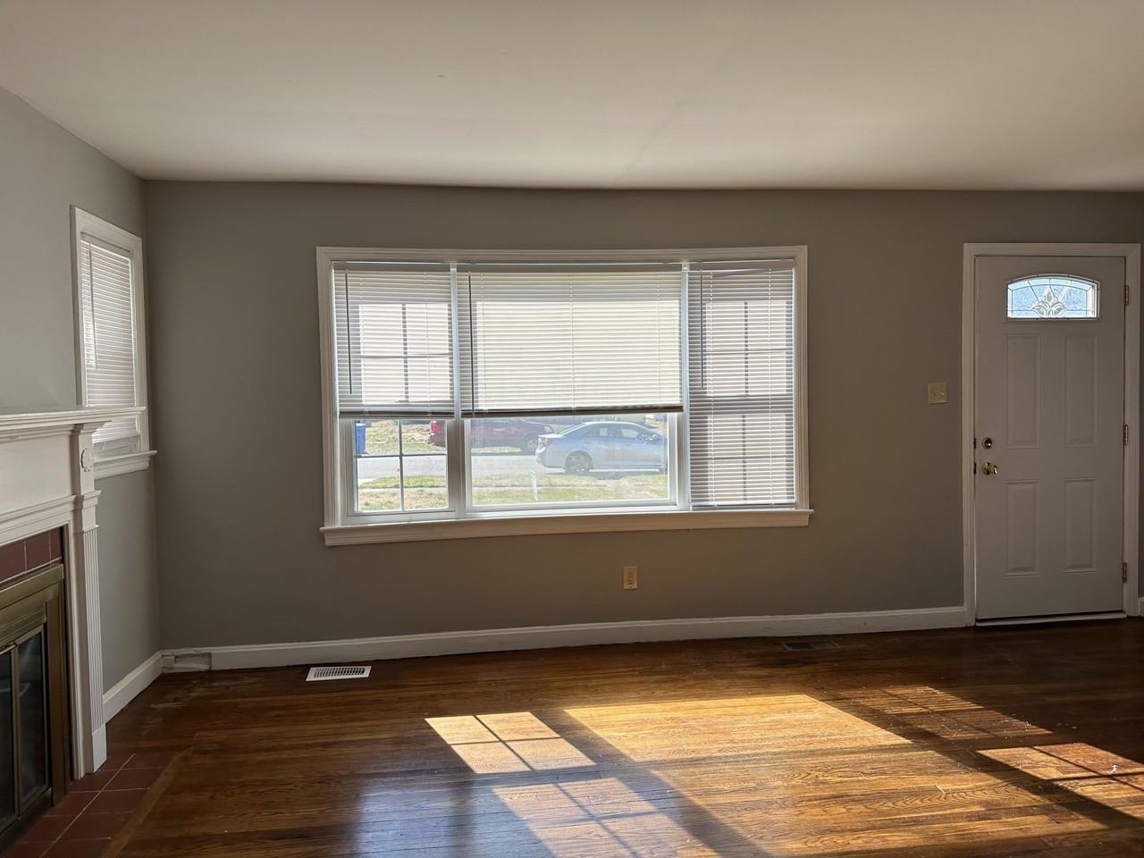 635 Longview Dr - Photo 3 of 26
