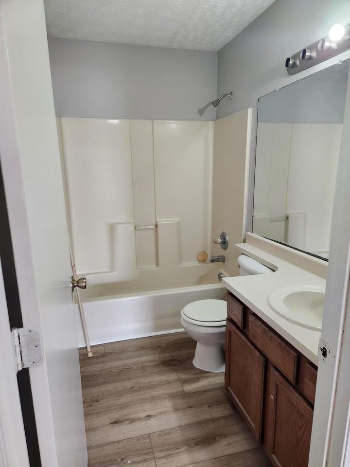 245 Maryland Dr #2 - Photo 3 of 6