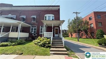 featured image of 156 Hanover St #156B