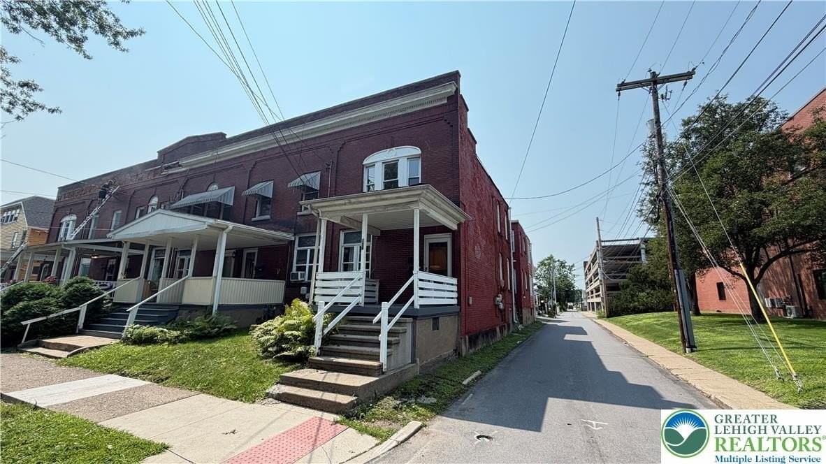 156 Hanover St #156B - Photo 2 of 17