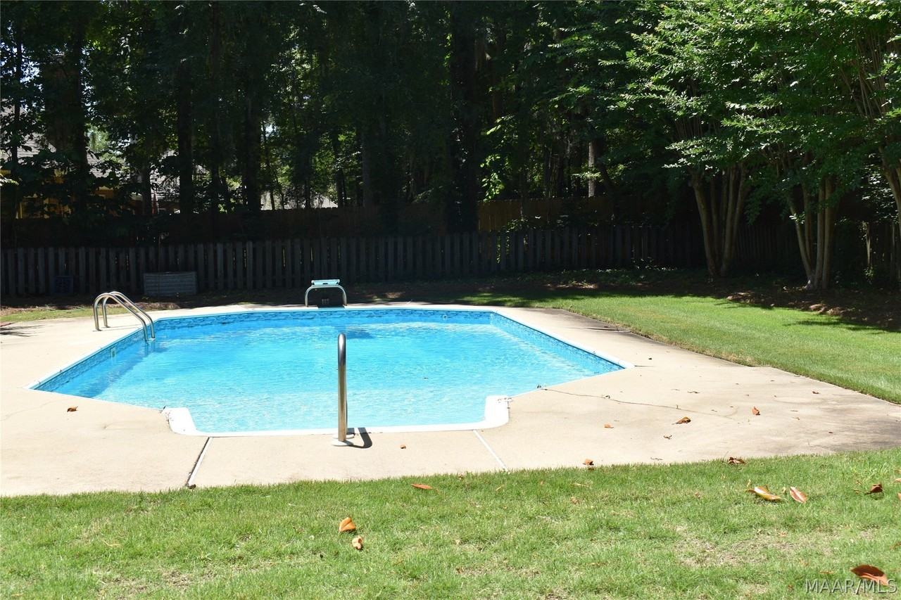 8212 Glynnwood Dr - Photo 6 of 37